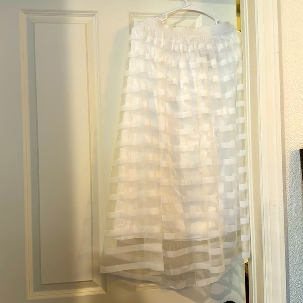 Metrowear White Striped Midi Skirt | Size M